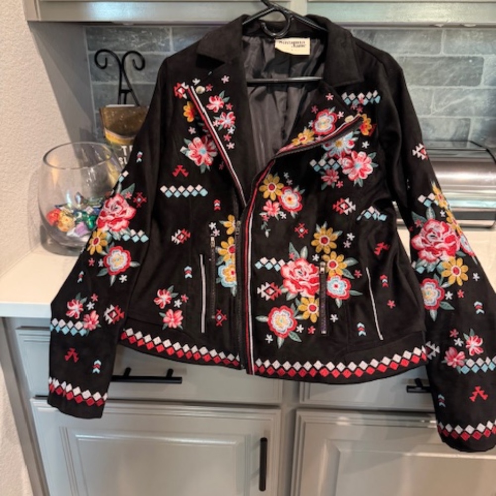 Savana Jane Embroidered  Jacket Size L